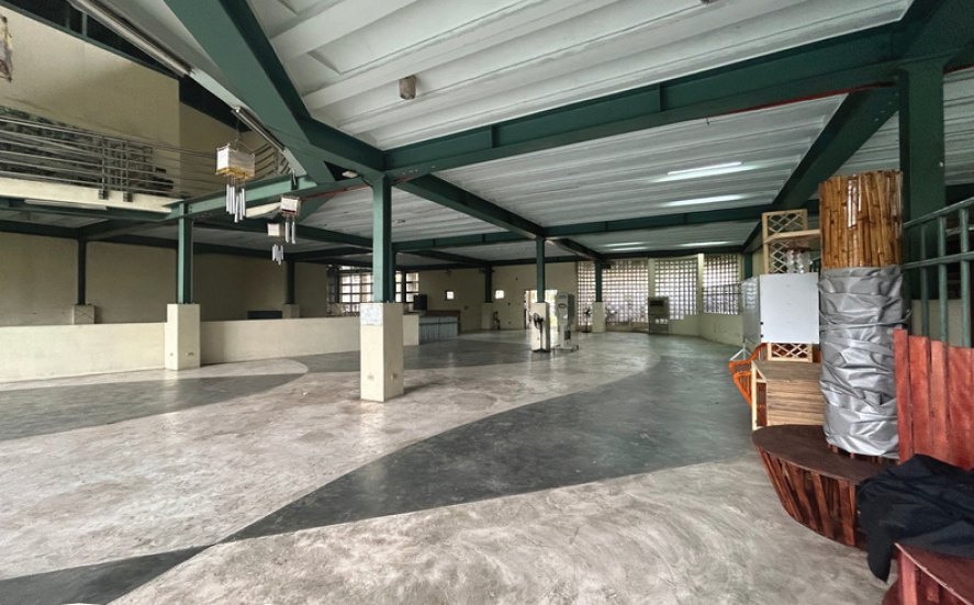 BUILDING 1: STUDIO LAB 5 (STAGE AREA)